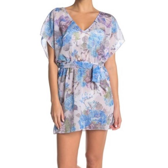 BECCA Other - NWT! BECCA Floral V-Neck Cover-Up Tunic M/L